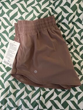Lululemon Hotty Hot Short